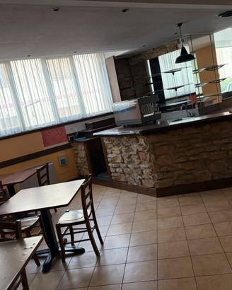 Locale Commerciale cat C/1 Bar Ristorante Pizzeria