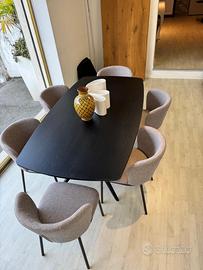 Tavolo in legno verniciato