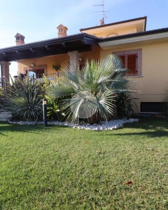 VILLA SINGOLA A TORTORETO