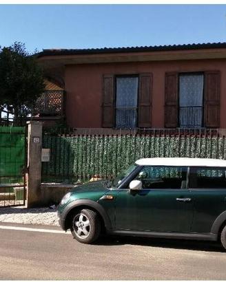 Villa a Annone di Brianza, 5 locali