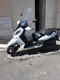 scooter  SYM 300 city com