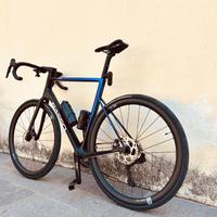 Basso Astra 105 Di2 tg.56 con Ruote Microtech RE38