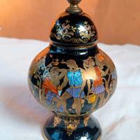 portaprofumo ceramica nera con mitologie greche