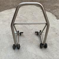 Cavalletto posteriore per la moto