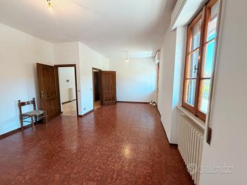 Porzione di bifamiliare con giardino