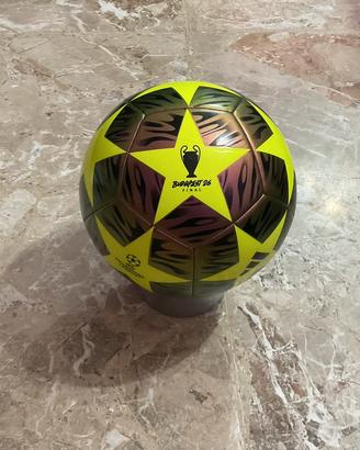 Pallone da calcio adidas