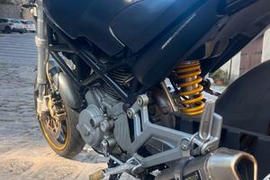 Ducati Monster 620 Dark - full optional