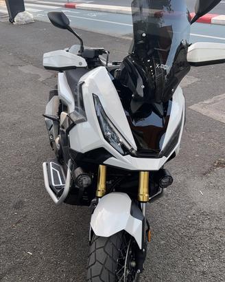 X-adv 750