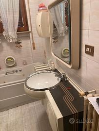 Bagno in ABS stile Joe Colombo Space Age