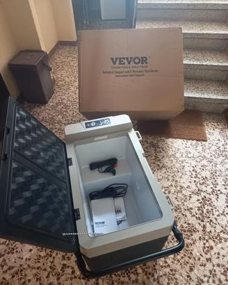 Frigorifero portatile con ruote 