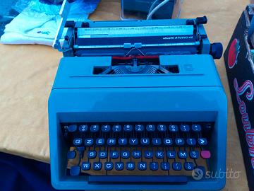 Macchina da scrivere Olivetti