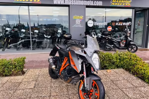 KTM 1290 Super Duke TUTTO INCLUSO ANCHE PASSAGGI