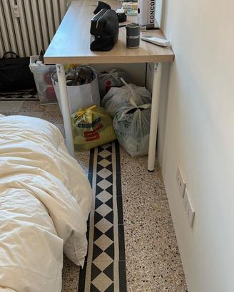 Tavolo Ikea+ Cassettiera Ikea+Armadio ikea+Sedia