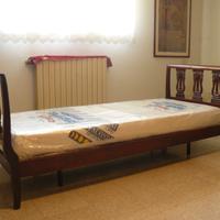 Letto antico in legno