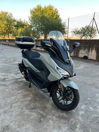 Honda forza 350