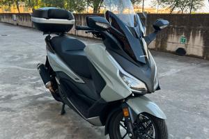 Honda forza 350
