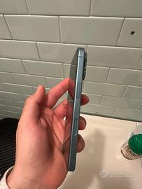 iPhone 16 da 128GB in condizioni estetiche e