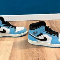 Air Jordan 1 Blu