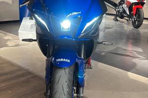 Yamaha YZF - R 7