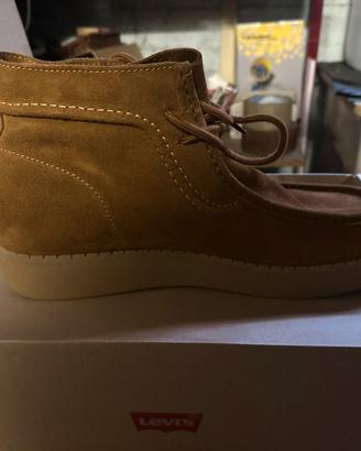 Scarpe levis