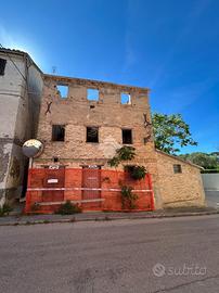RUSTICO A TRECASTELLI
