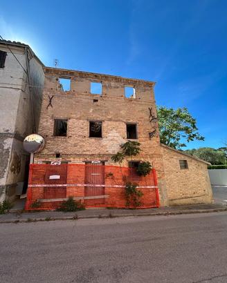 RUSTICO A TRECASTELLI