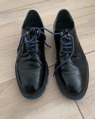 Scarpe stringate Jackal nere e blu