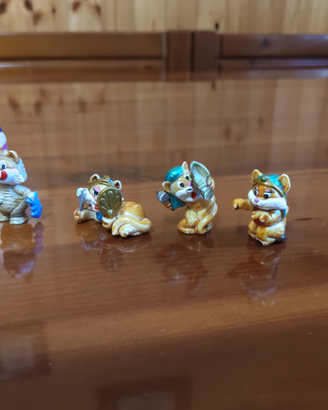 Gatti e pinguini vari di ovetto kinder sorpresa