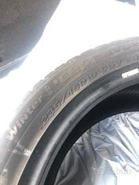 copertoni hankook winter icept 235/4 quasi nuovi