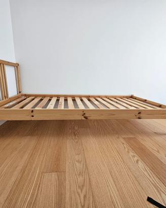 Struttura letto Ikea e base a doghe