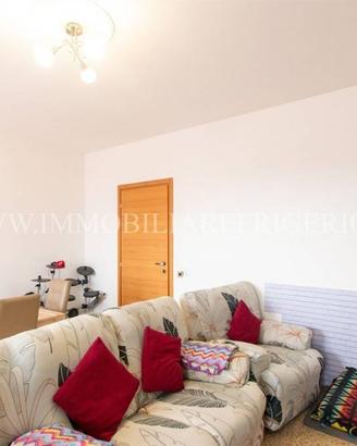 Appartamento di 117 m² con 4 locali e posto auto a