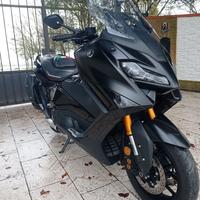 Tmax 560Tech Max