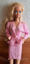 BARBIE FLIGHT TIME- BARBIE PILOTA by MATTEL