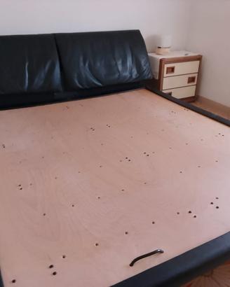 Letto matrimoniale Molteni in pelle 