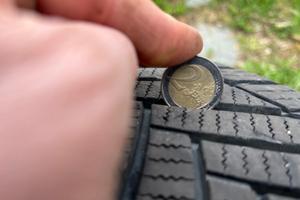 4 pneumatici 4 stagioni  215/55/R18 +2 invernali