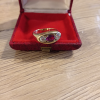 Anello oro brillanti rubino