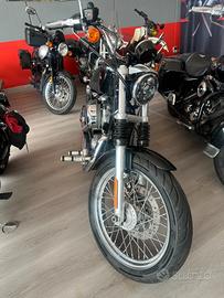 Harley-davidson Sportster 883 Custom