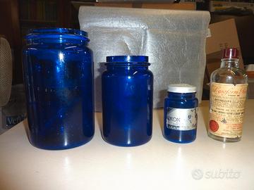 Antichi vasetti blu e bottiglietta BRIOSCHI