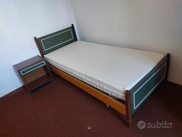 Giroletto con rete e comodino 