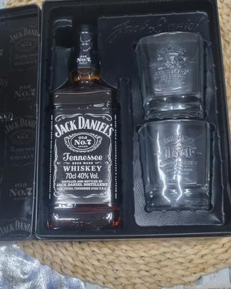 Whisky Jack Daniel's con bicchieri