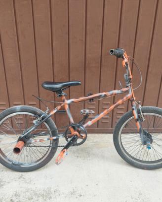 !¡IN FRETTA¡!Bmx custom verniciata