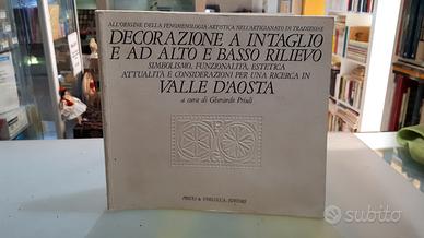 Decorazione a intaglio e ad alto e basso rilievo s