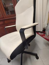 Sedie girevoli ufficio bianche e nere