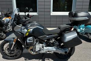 Moto Guzzi Stelvio 1000
