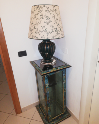 Vetrina e lampada
