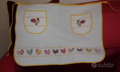 Grembiule da cucina con motivi ricamati a mano