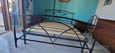 letto matrimoniale in ferro e rete