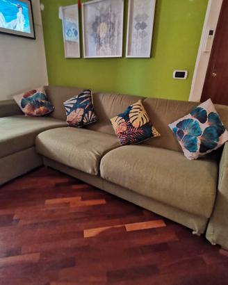Divano letto matrimoniale con penisola contenitiva