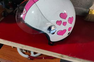 Casco jet bianco e rosa con cuori e visiera