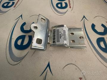 1388881080 Cerniera Inferiore Portellone Sinistro 